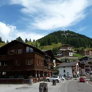 chalet-helen.hotelinveneto.com/